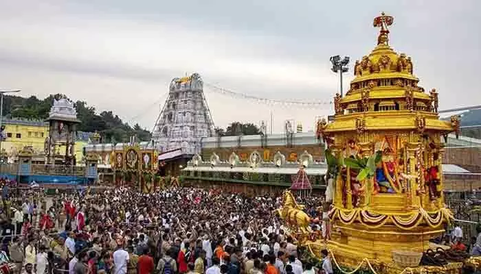 Tirumala: తిరుమలలో భక్తజన సందోహం.. అట్టహసంగా ప్రారంభమైన రథ సప్తమి వేడుకలు Tirumala: తిరుమలలో భక్తజన సందోహం.. అట్టహసంగా ప్రారంభమైన రథ సప్తమి వేడుకలు