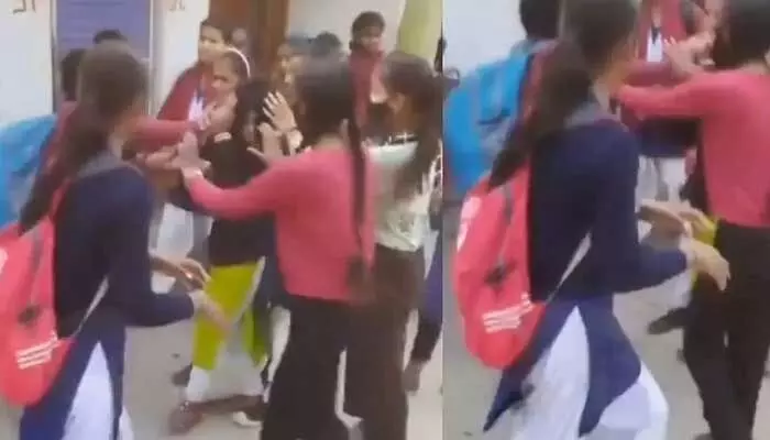 Viral Video: బాయ్ ఫ్రెండ్ కోసం ఈ స్కూల్ విద్యార్థినులు రోడ్డుపై ఏం చేశారో చూడండి! Viral Video: బాయ్ ఫ్రెండ్ కోసం ఈ స్కూల్ విద్యార్థినులు రోడ్డుపై ఏం చేశారో చూడండి!