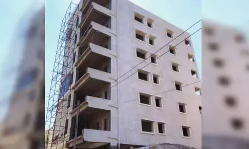 అక్రమ నిర్మాణాల జోరు.. నిబంధనలకు పాతర