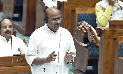 Lok Sabha: గతేడాది జూన్ నుంచి స్కాలర్ షిప్ లు ఇవ్వలేదు