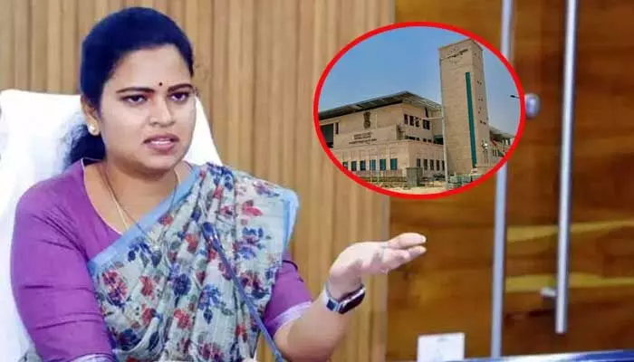 విడదల రజినికి హైకోర్టు బిగ్ షాక్.. కేసు నమోదుకు ఆదేశాలు విడదల రజినికి హైకోర్టు బిగ్ షాక్.. కేసు నమోదుకు ఆదేశాలు