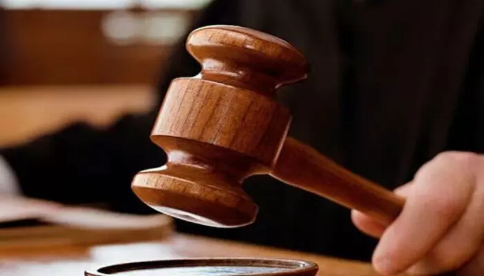 Supreme Court: మద్రాస్, తెలంగాణ హైకోర్టుల్లో న్యాయమూర్తుల నియామకాలకు ఎస్సీ కొలీజియం ఆమోదం Supreme Court: మద్రాస్, తెలంగాణ హైకోర్టుల్లో న్యాయమూర్తుల నియామకాలకు ఎస్సీ కొలీజియం ఆమోదం