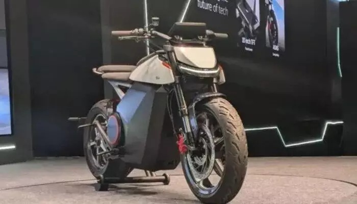 Ola Electric: రోడ్సర్ ఎక్స్ సిరీస్తో ఈ-బైక్ విభాగంలోకి అడుగుపెట్టిన ఓలా ఎలక్ట్రిక్ Ola Electric: రోడ్సర్ ఎక్స్ సిరీస్తో ఈ-బైక్ విభాగంలోకి అడుగుపెట్టిన ఓలా ఎలక్ట్రిక్