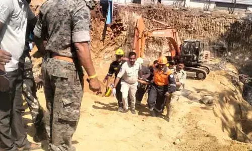 Tragedy: కుప్పకూలిన సెల్లార్ గోడ.. అక్కడిక్కడే ముగ్గురు కార్మికులు దుర్మరణం