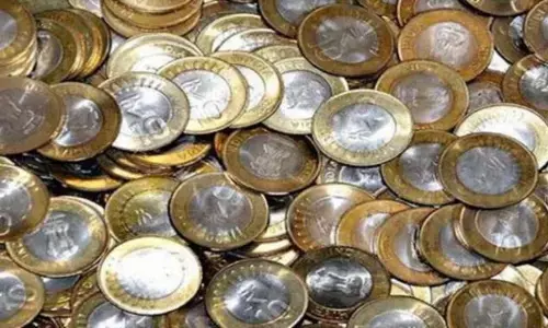Rs 10 Coins: రూ.10 కాయిన్స్‌పై కేంద్రం కీలక అప్‌డేట్.. లోక్‌సభలో ఏం చెప్పిందంటే?