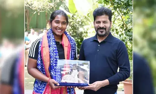 క్రికెటర్‌ గొంగడి త్రిషకు రూ.కోటి నజరానా.. ప్రత్యేకంగా అభినందించిన CM రేవంత్‌