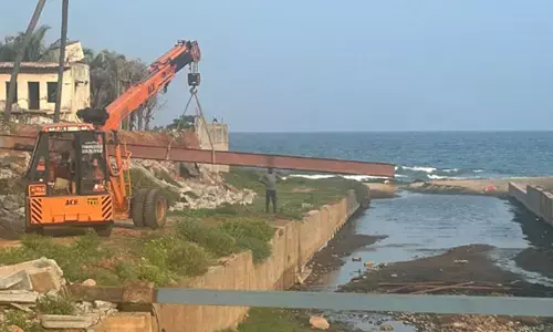 బీచ్ రోడ్లో అక్రమాలపై.. వాస్తవాలు తేల్చండి