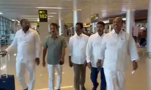 Minister Jupally : నీటీ విడుదలకు కర్ణాటకకు చేరిన మంత్రి జూపల్లి బృందం