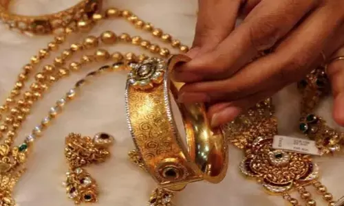Gold: రికార్డు ధరలున్నా.. డిమాండ్ తగ్గని బంగారం
