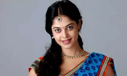 మహాకుంభమేళాకు వెళ్లిన టాలీవుడ్ హీరోయిన్.. అతడితో కలిసి స్నానం చేసే ఫొటోలు వైరల్