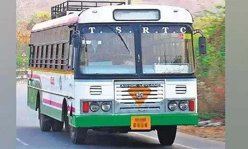 ఆర్టీసీ బస్సులో ఊడిన స్టీరింగ్ రాడ్డు.. తప్పిన పెను ప్రమాదం