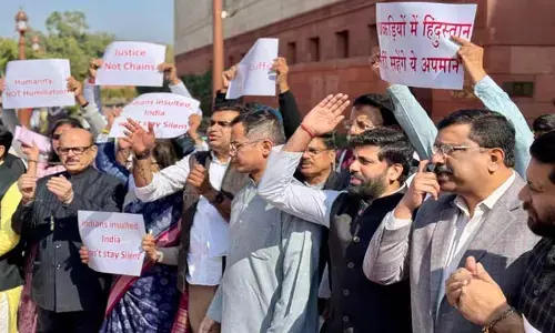 Indian immigrants: భారతీయులను వెనక్కి పంపడంపై పార్లమెంట్‌లో విపక్షాల నిరసన