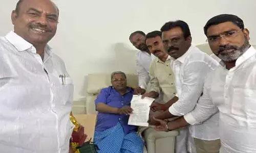 Sridhar Babu-Jupally : కర్ణాటక సీఎంతో మంత్రులు శ్రీధర్ బాబు, జూపల్లి బృందం భేటీపై రేగిన రగడ!