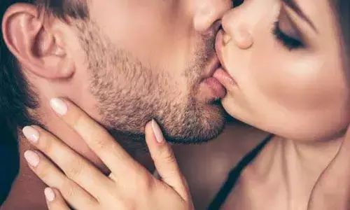 Lip lock kiss : ప్రేమికులకు ఇదే ఆహ్వానం.. లిప్ టు లిప్ కిస్ పోటీలు మన దగ్గరే..!