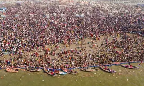 Maha Kumbh: పాకిస్థాన్ సింధ్ ప్రావిన్స్ నుంచి 68 మంది మహాకుంభమేళాకు.. పవిత్రస్నానాలు