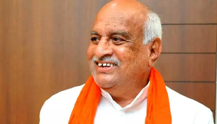 ఆలయంలోనే నిరాహార దీక్షకు దిగుతా : ఎమ్మెల్యే సంచలన నిర్ణయం ఆలయంలోనే నిరాహార దీక్షకు దిగుతా : ఎమ్మెల్యే సంచలన నిర్ణయం