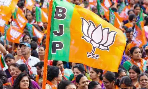 Delhi Election Results: ఢిల్లీ అసెంబ్లీ ఎన్నికల్లో సంచలనం.. మేజిక్ ఫిగర్‌ను దాటేసిన బీజేపీ