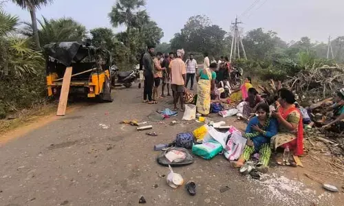 ఆటో పల్టీ.. 10 మందికి కూలీలకు గాయాలు