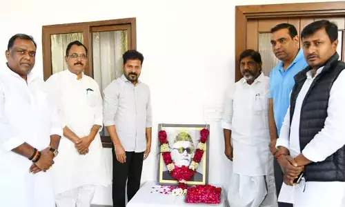 CM Revanth: మాజీ రాష్ట్రపతి జాకీర్ హుస్సేన్‌కు సీఎం రేవంత్ రెడ్డి నివాళి..