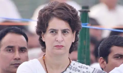 Priyanka Gandhi: ఢిల్లీ ఎన్నికల్లో బీజేపీ విజయం.. ప్రియాంక గాంధీ షాకింగ్ కామెంట్స్