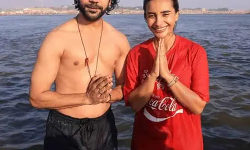 మహా కుంభమేళాకు వెళ్లిన బాలీవుడ్ నటుడు.. ఆమెతో కలిసి ప్రత్యేక పూజలు (పోస్ట్)