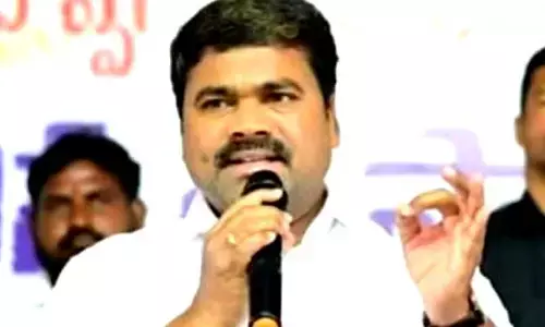 కాంగ్రెస్ ఎమ్మెల్యేకు తృటిలో తప్పిన ఘోర ప్రమాదం