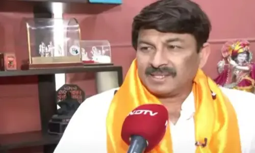 Delhi election results: యమునా నది శాపం వల్లే ఆప్ ఓడిపోయింది- మనోజ్ తివారీ