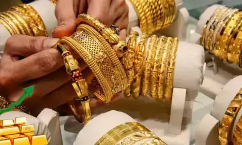 GOLD RATES: మరోసారి భారీగా తగ్గిన బంగారం, వెండి ధరలు