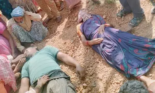 విద్యుత్ షాక్ తో తల్లీ కొడుకు మృతి