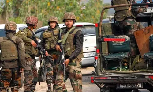 Kashmir: ఎల్‌వోసీలో భారీ పేలుడు.. ఇద్దరు జవాన్లు దుర్మరణం