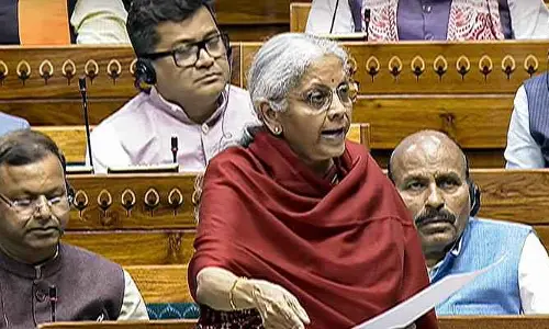 Sitharaman: రూపాయి పతనానికి కారణమిదే.. ఆర్థిక మంత్రి నిర్మలా సీతారామన్