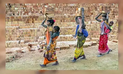 అక్షరం ఓ వెలుగు కిరీటం