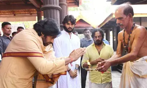 Pawan Kalyan : ఏపీ రాజకీయాల్లో మళ్లీ హాట్ టాపిక్ గా పవన్ !