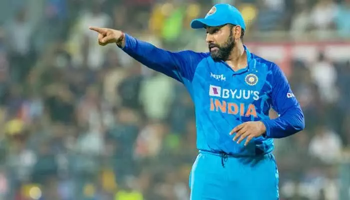 Rohit Sharma: ఇంగ్లాండ్తో వన్డే సిరీస్ కైవసం.. చరిత్ర సృష్టించిన రోహిత్ శర్మ Rohit Sharma: ఇంగ్లాండ్తో వన్డే సిరీస్ కైవసం.. చరిత్ర సృష్టించిన రోహిత్ శర్మ