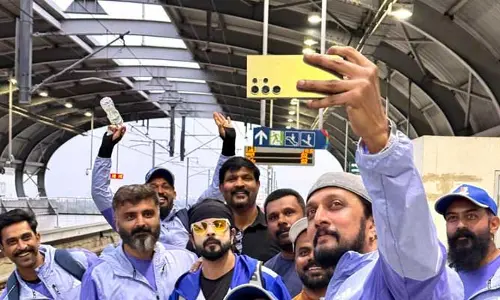 Kichcha Sudeep: హైదరాబాద్ మెట్రోలో సందడి చేసిన హీరో నాని విలన్