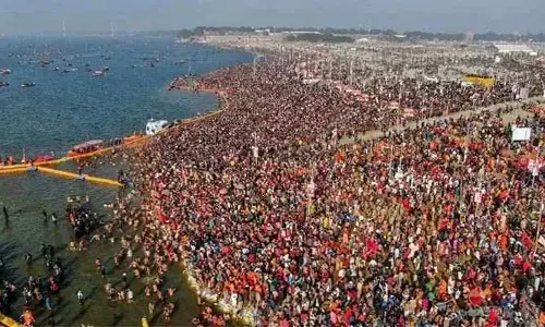 కుటుంబ సమేతంగా మహా కుంభమేళాకు ఏపీ మంత్రి?