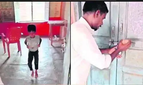 Teachers locked : తరగతి గదిలోనే విద్యార్థి..తాళం వేసి వెళ్లిన ఉపాధ్యాయులు!