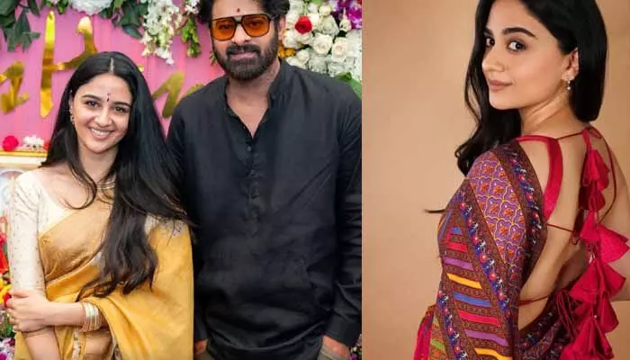Imanvi: క్యూట్ లుక్లో ఆకట్టుకుంటోన్న ఫౌజీ బ్యూటీ.. షాక్లో ప్రభాస్! Imanvi: క్యూట్ లుక్లో ఆకట్టుకుంటోన్న ఫౌజీ బ్యూటీ.. షాక్లో ప్రభాస్!