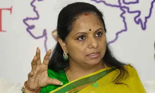 స్పందించకపోతే మేమే గేట్లు బద్దలుకొట్టుకొని వెళ్తాం.. MLC కవిత సంచలన ప్రకటన