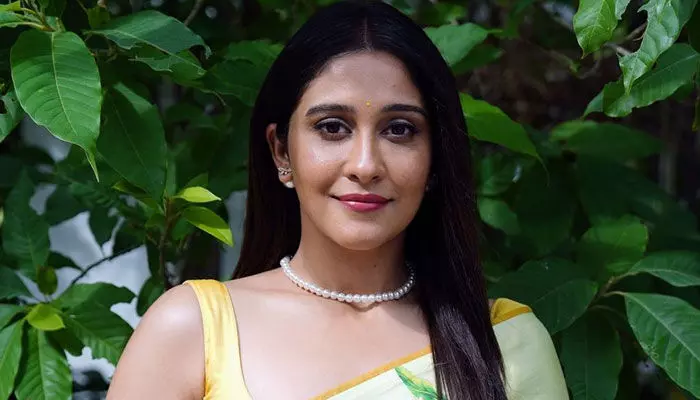 అలాంటి వాళ్లకే ఎక్కువ ఛాన్సులు ఇస్తున్నారు... సౌత్ ఇండస్ట్రీపై టాలీవుడ్ హీరోయిన్ షాకింగ్ కామెంట్స్ అలాంటి వాళ్లకే ఎక్కువ ఛాన్సులు ఇస్తున్నారు... సౌత్ ఇండస్ట్రీపై టాలీవుడ్ హీరోయిన్ షాకింగ్ కామెంట్స్