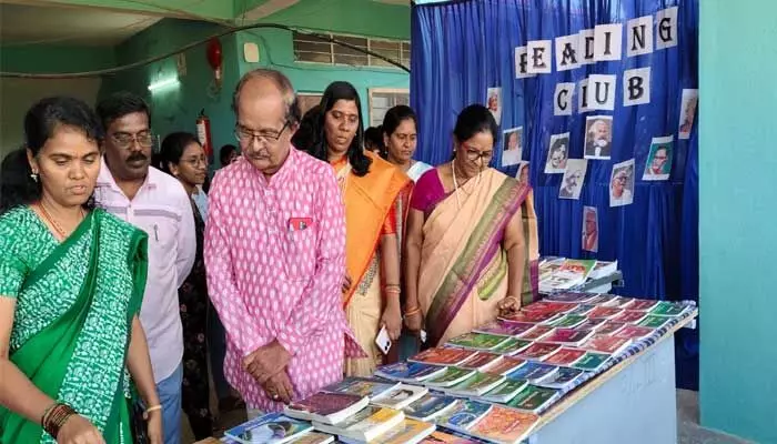 చదవండి.. చదివించండి.. చదవడాన్ని ప్రోత్సహించండి చదవండి.. చదివించండి.. చదవడాన్ని ప్రోత్సహించండి