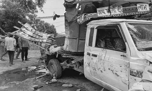 Road Accident: ఘోర రోడ్డు ప్రమాదం.. స్పాట్‌లోనే 10 మంది దుర్మరణం