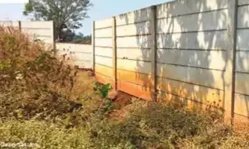 Wall on Nala :నాలాపై వాల్