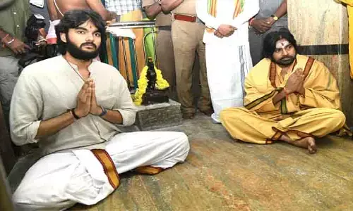Pawan Kalyan : తమిళనాడు మురుగన్ ఆలయాన్ని సందర్శించిన పవన్ కళ్యాణ్