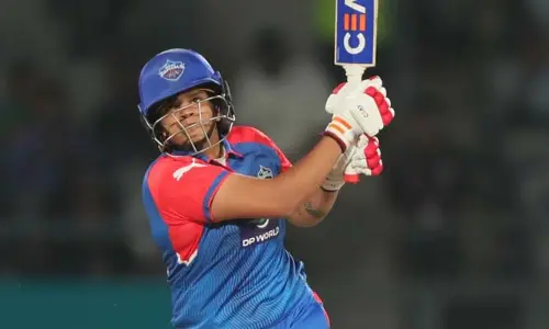 WPL 2025 : ఆఖరి బంతికి తెలుగమ్మాయి అద్భుతం.. ముంబై‌పై థ్రిల్లింగ్ విక్టరీ సాధించిన ఢిల్లీ