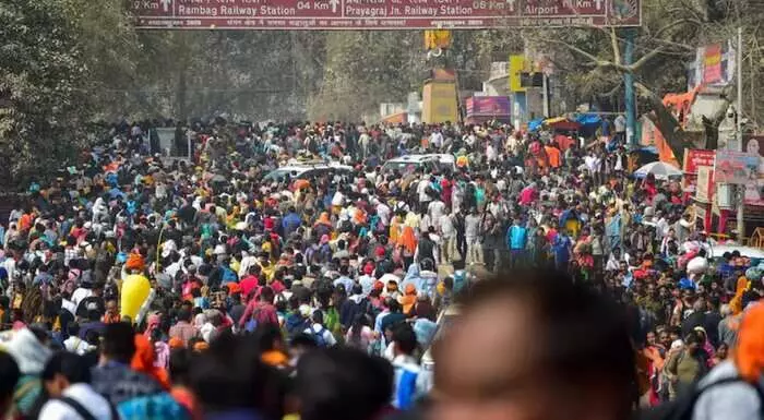 Kumbh Mela: మహాకుంభమేళాకు పోటెత్తిన భక్తులు.. పెరిగిన రద్దీ Kumbh Mela: మహాకుంభమేళాకు పోటెత్తిన భక్తులు.. పెరిగిన రద్దీ