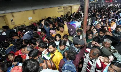 Delhi: తొక్కిసలాట మృతుల కుటుంబాలకు ఎక్స్‌గ్రేషియా ప్రకటన