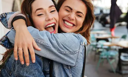 Friendship:  ఫ్రెండ్  &  బెస్ట్ ఫ్రెండ్  కి తేడా ఏంటి?