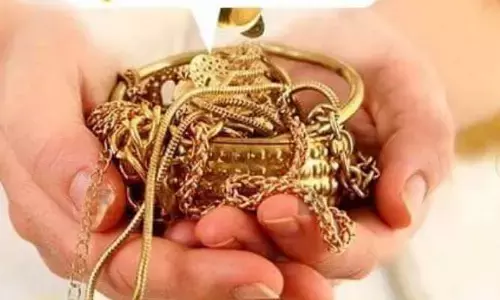 బ్యాంకులో తాకట్టు పెట్టిన బంగారం మాయం.. లబోదిబోమంటున్న ఖాతాదారులు
