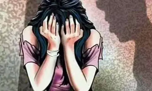 విద్యాపీఠంలోనూ వివాహితకు రక్షణ కరువు..